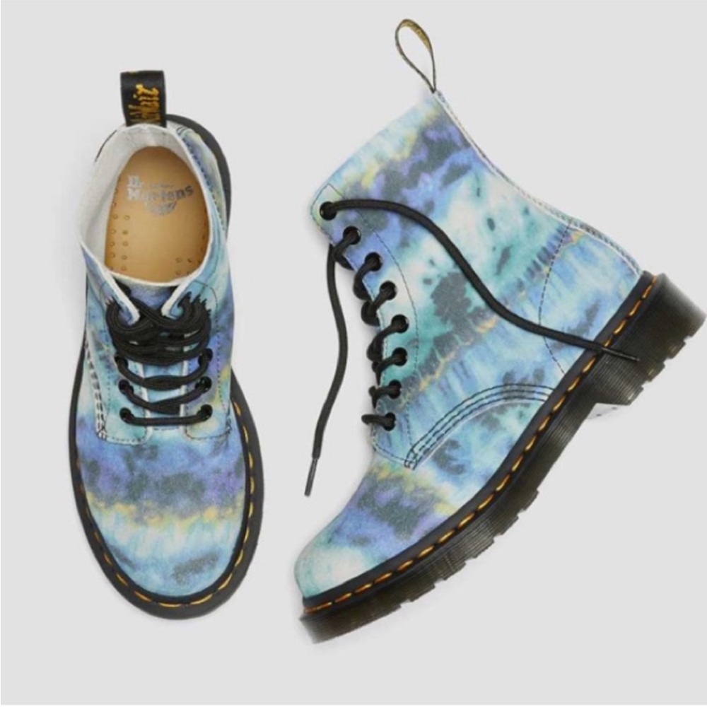NEW! Dr. Martens 1460 Pascal Blue Summer Tie Dye Tumbled Boots Size 6